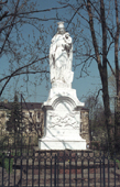 Figura Matki Boej przy ul.Kolejowej